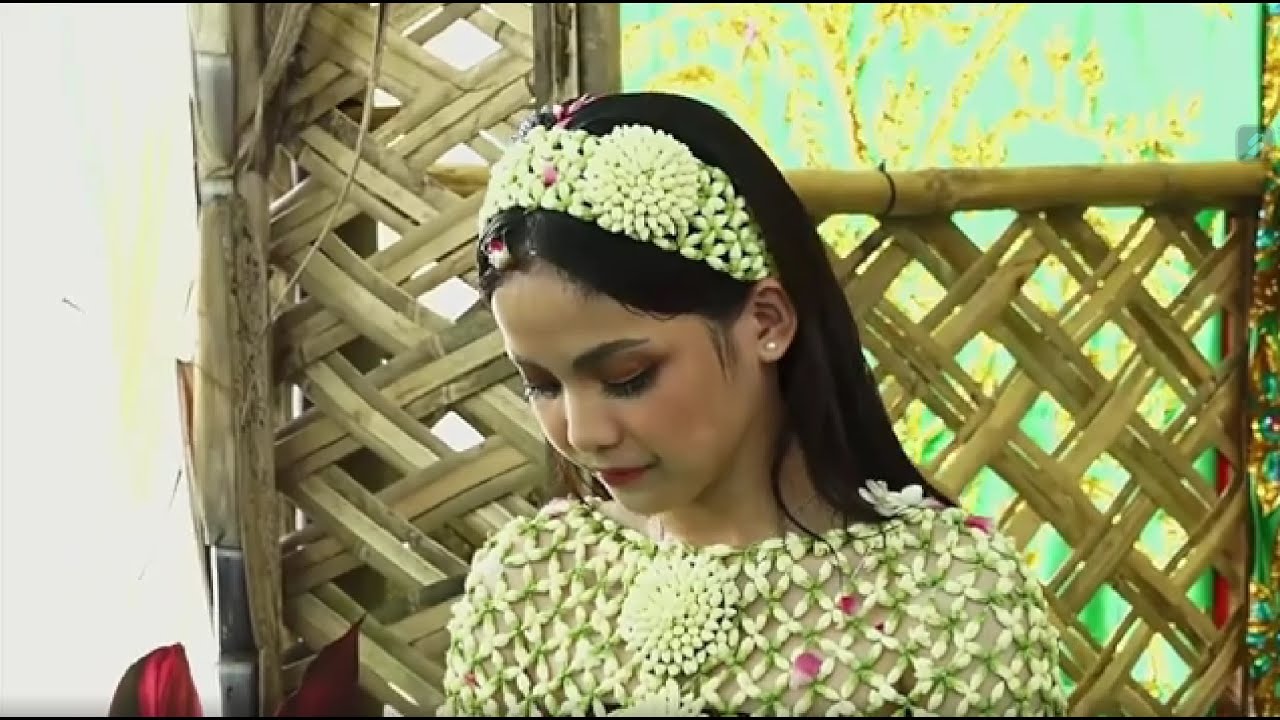 Prosesi Siraman Pengantin, Putri Isnari Bersama Keluarga secara Bergantian