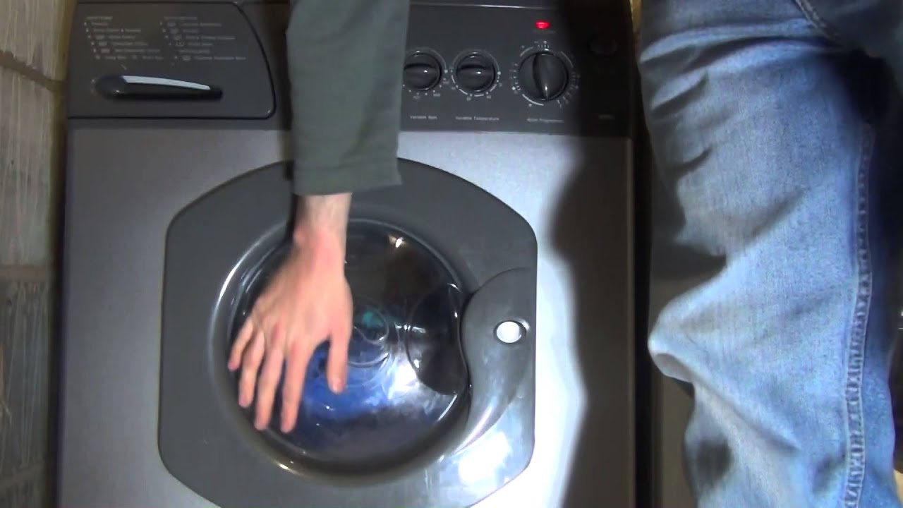 Hotpoint Aquarius Wash System Plus WM65 : Program C : Cotton 95 : Main wash tumbles (7 of 16)