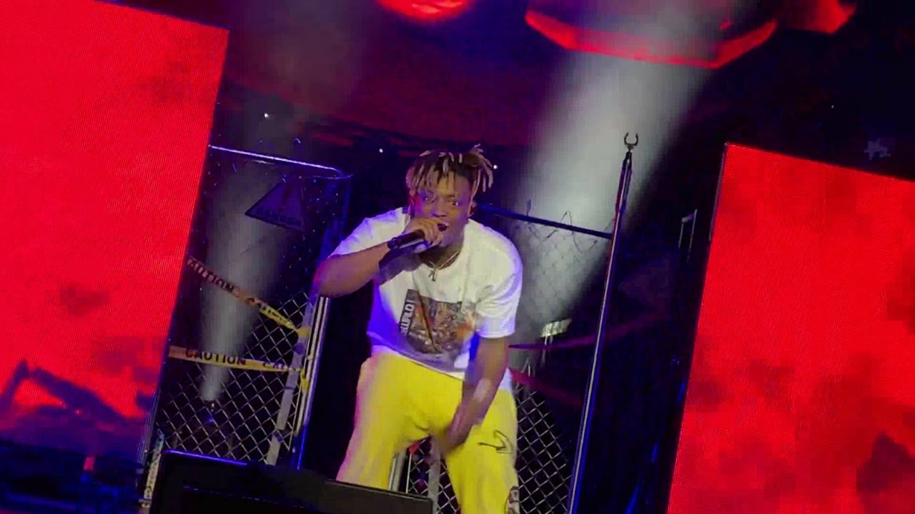 Juice WRLD PERFORMS 