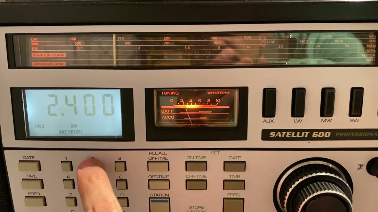 Rádio Receptor Grundig Satellit 600 Professional