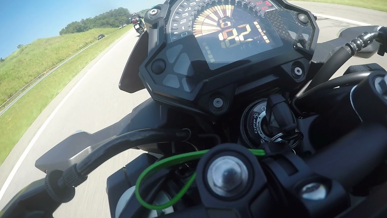 Kawasaki Z400 com Jeskap K67 vs CB500F 2021 original