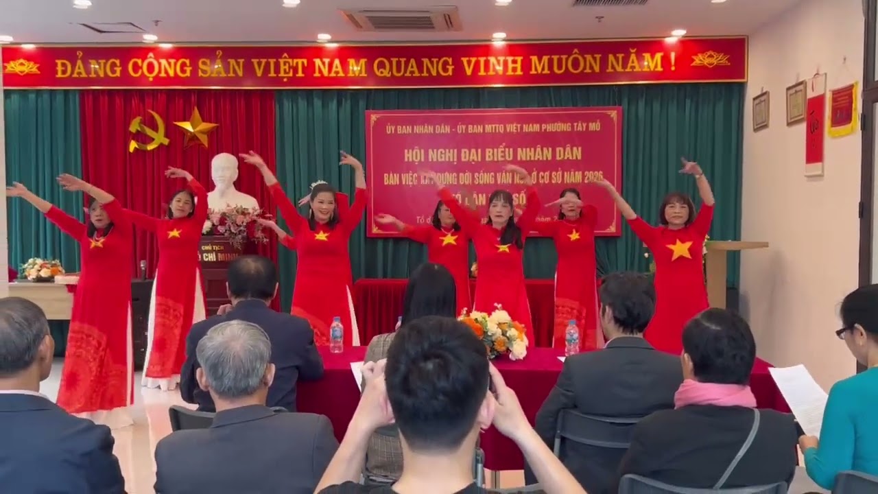 @cuộc sống tươi đẹp của Thục Phạm. Tiết mục chào mừng Đảng Cộng Sản Việt Nam của chị em chúng mình