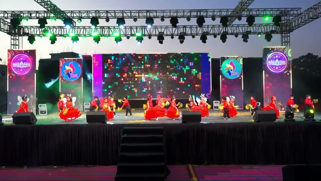 Dori Dori Dum Dum & Boom Boom | Play Home Kids Dance | Cute Group Performance