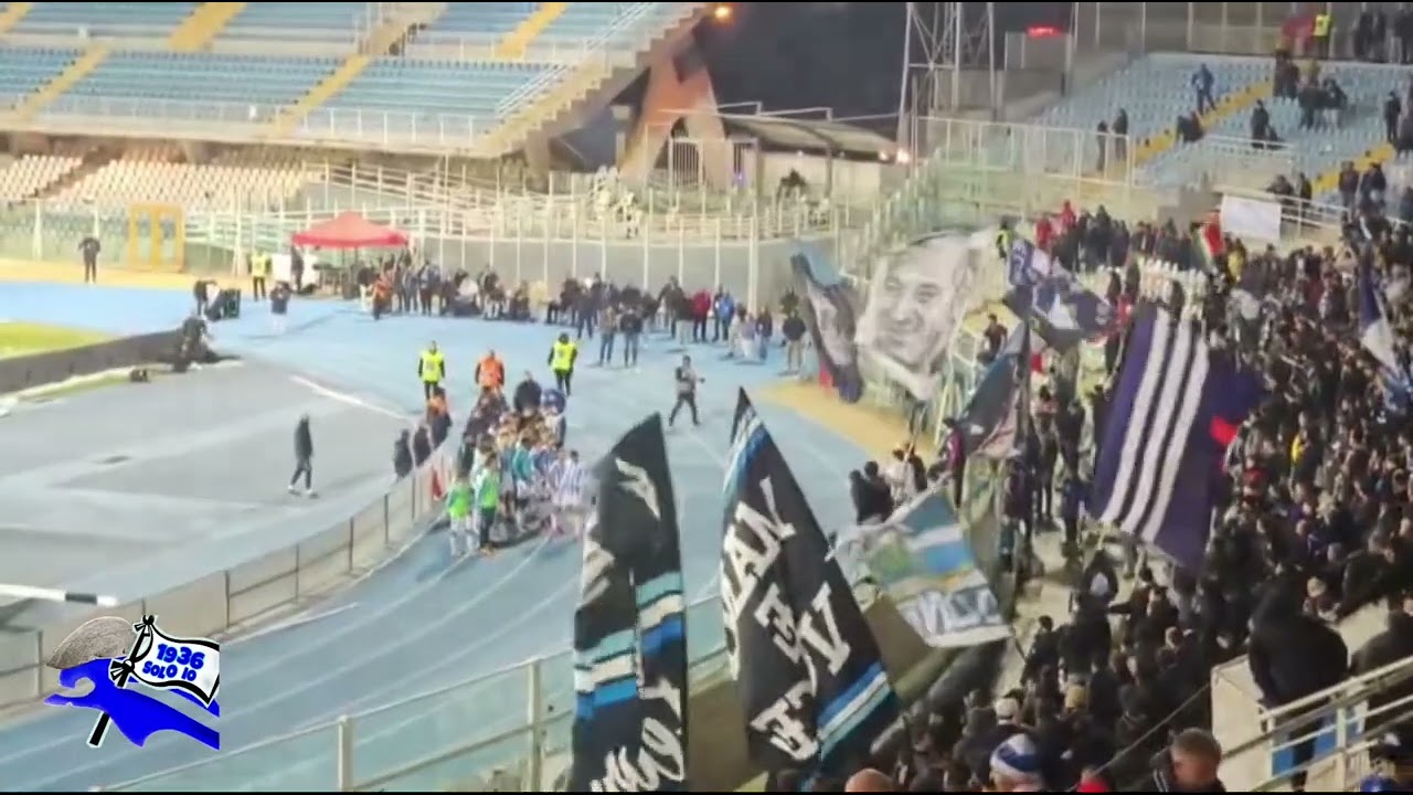 Pescara-Padova 0-1 iL Pescara sotto la curva Nord a fine partita….