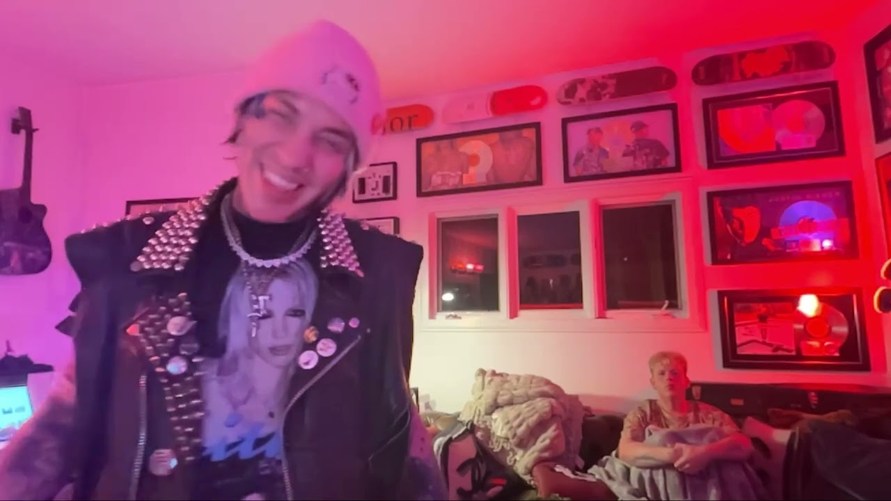 blackbear - SUNLIGHT (humpday hangout)