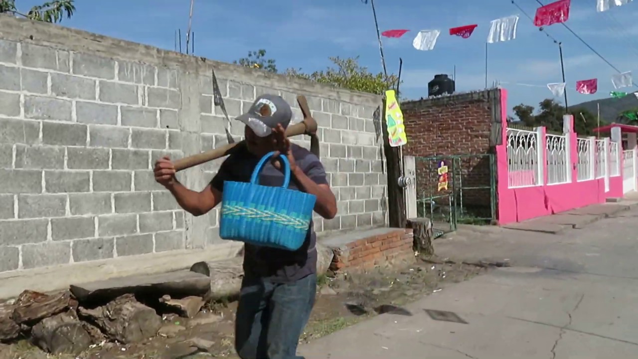 Recorriendo las calles  de el Fresno de la Reforma