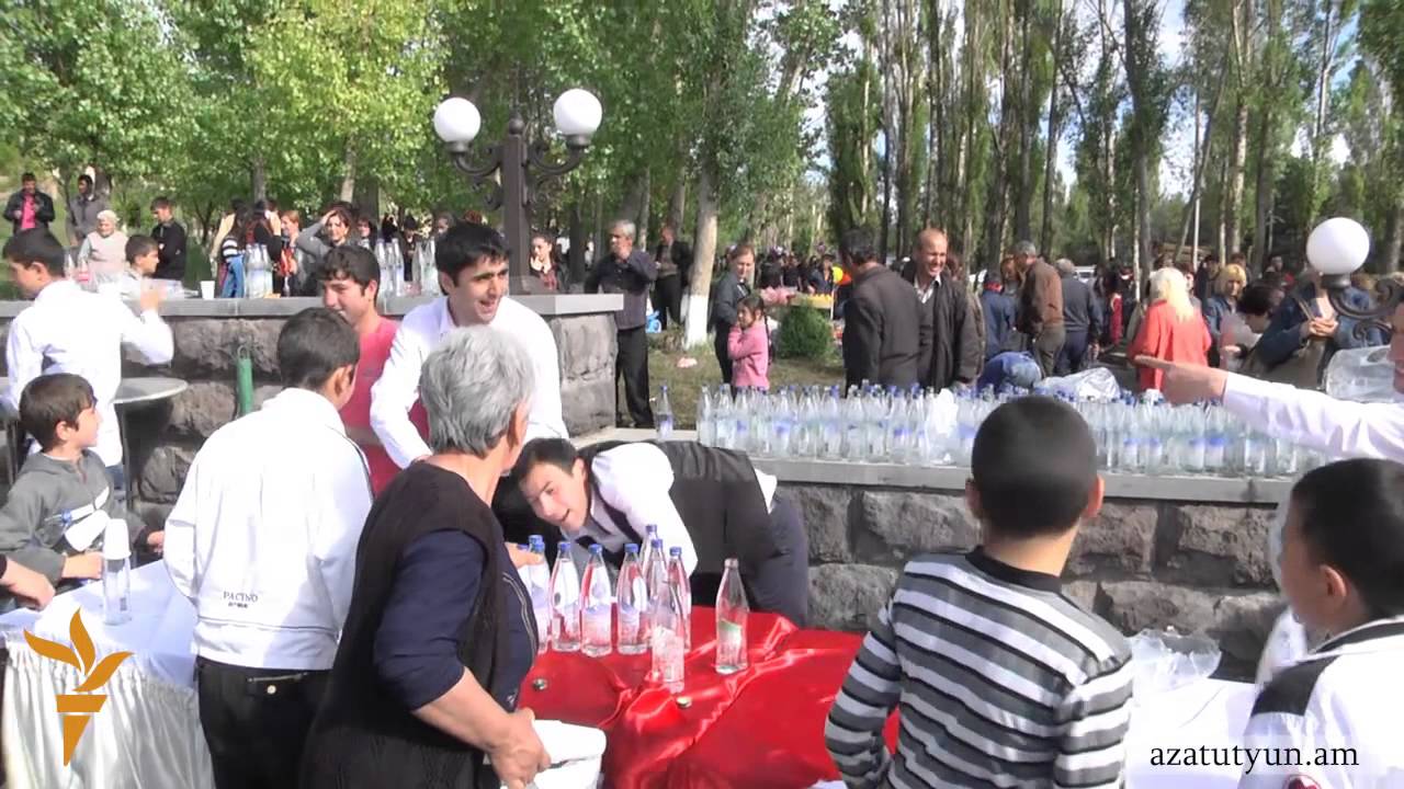 Ապշեցուցիչ տեսարան՝ նոր օծված եկեղեցու բակում