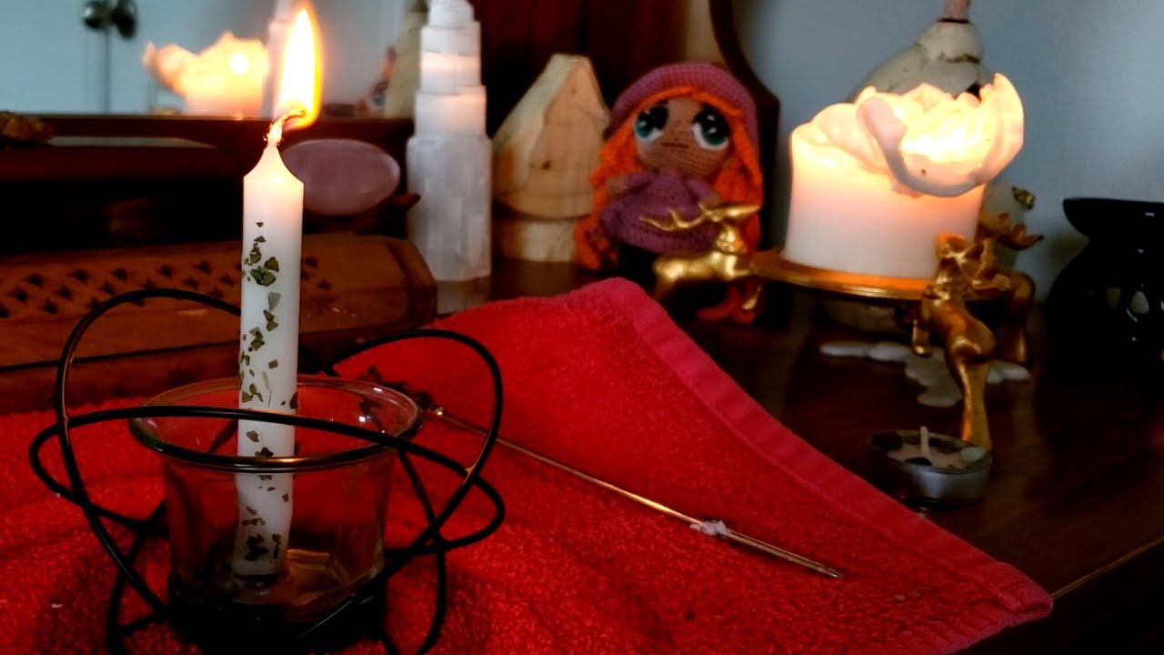 Dressing Candles 🕯️ Candle Magick Tips and Tricks || Witchcraft 101 [CC]