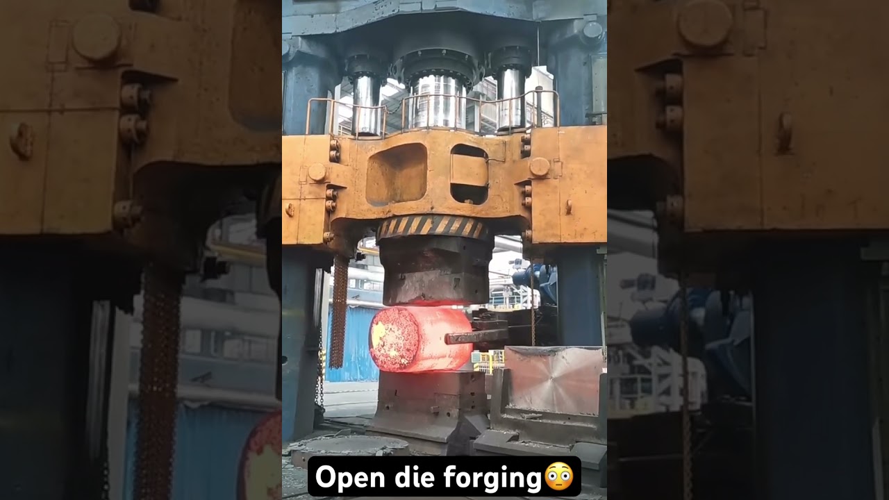 Открытая штамповка большого стального слитка😎