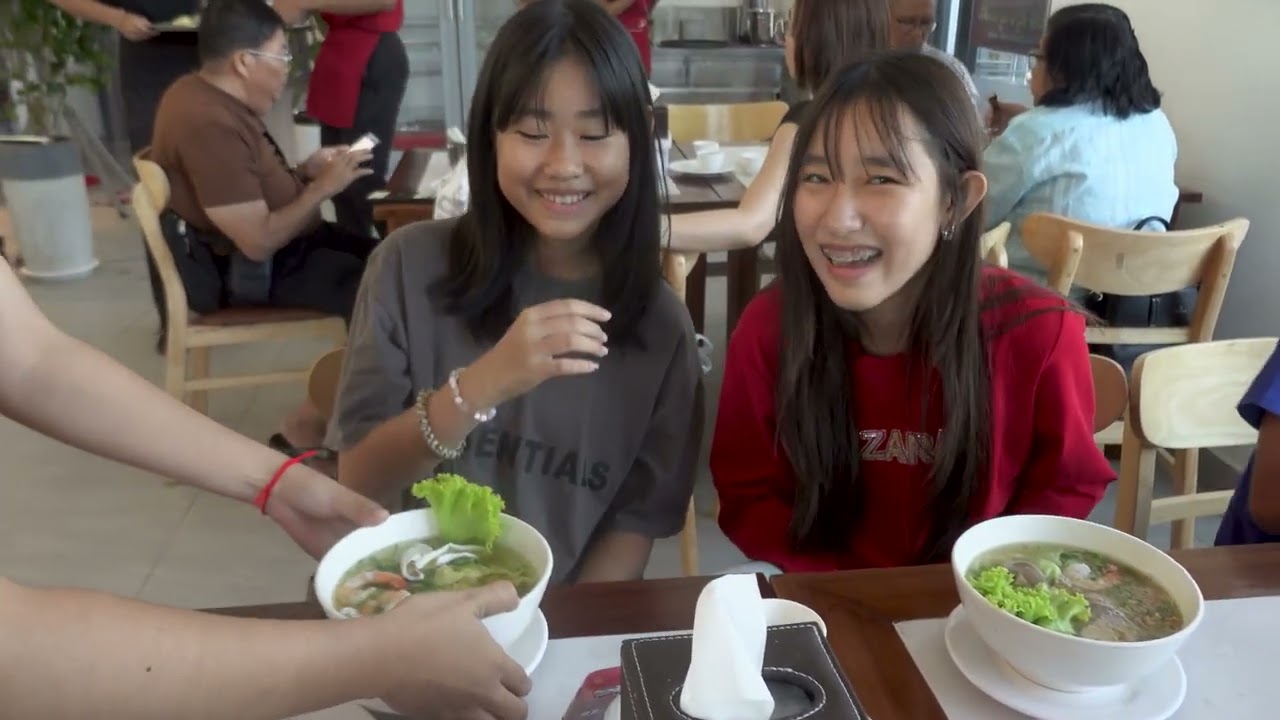 Eating Street Food In Phnom Penh & Takhamo Combination - Cambodia Street Food