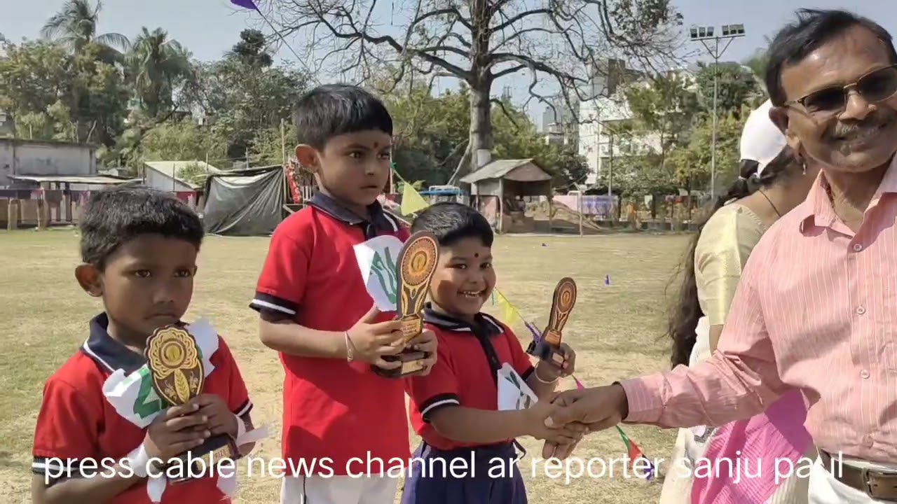 শনিবার সকালে অভিরামপুর ময়দানে ছোট ছোট শিশুদের নিয়ে বার্ষিক ক্রীড়া প্রতিযোগীতা অনুষ্ঠিত করা হয়