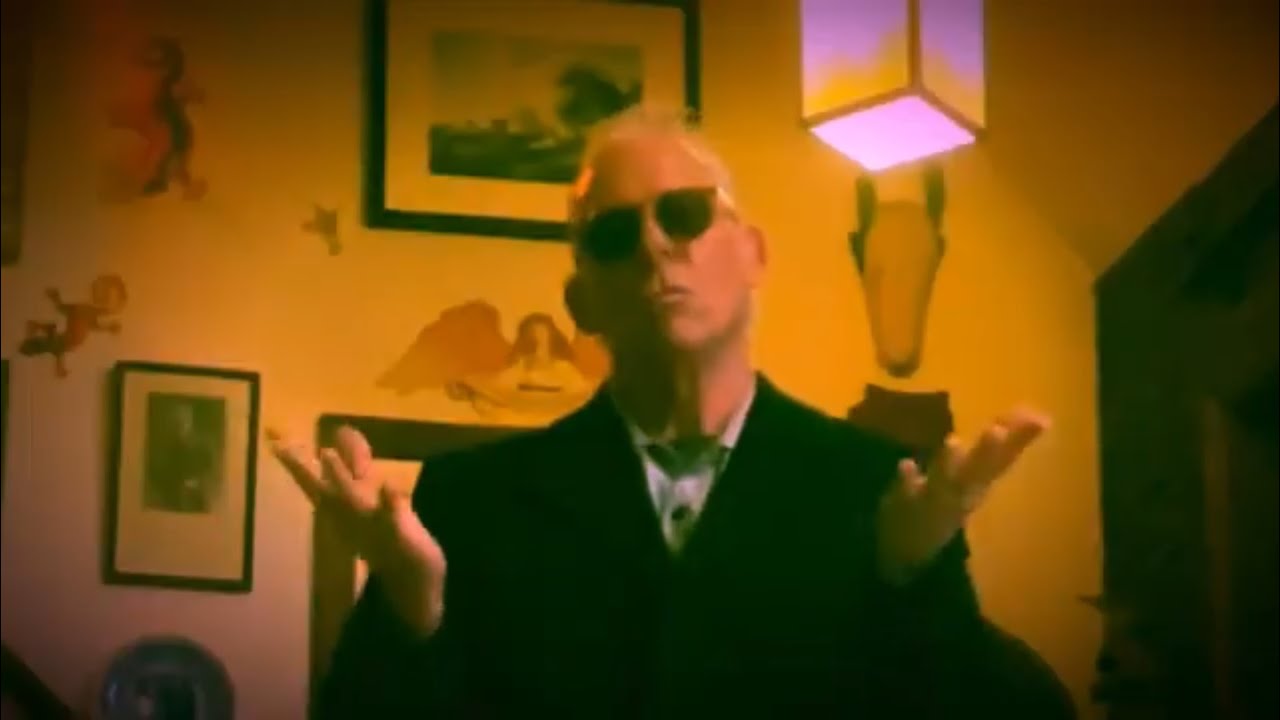 “I Hear You Knocking” cover Reekashade.