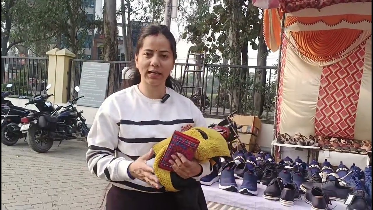 यहां पर आपको मिलेंगेआधे रेट में जूते 👍
