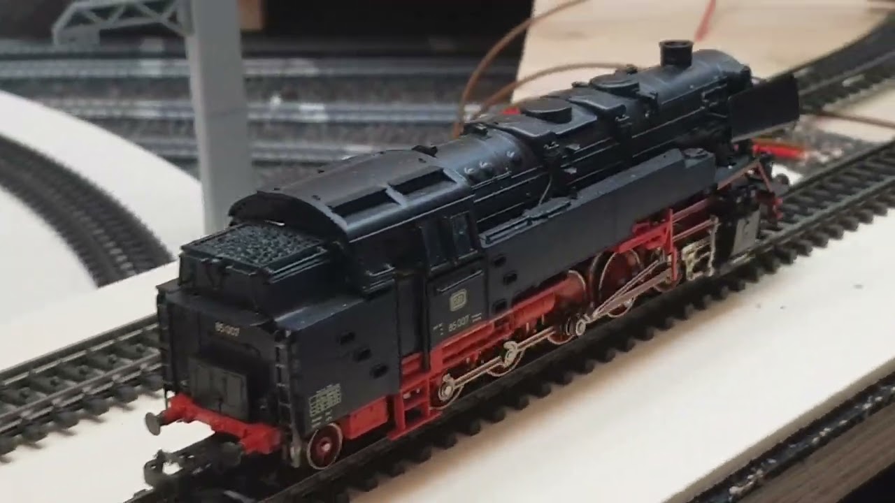 Nostalgie: Die 43 Jahre alte Dampflok BR 85 von Märklin mit Artikelnummer 3309