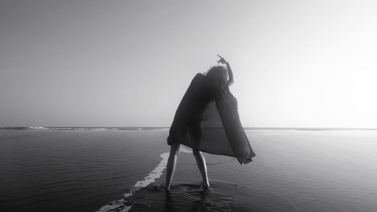 Al Mar - Mar&iacute;a Centeno (Video Oficial)