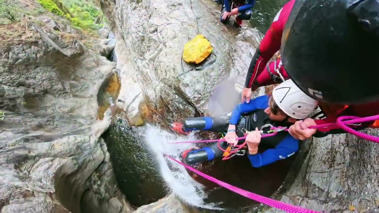 Découvrez le canyon du Llech le bijou des Pyrénées Orientales. un canyon naturel et aquatique.