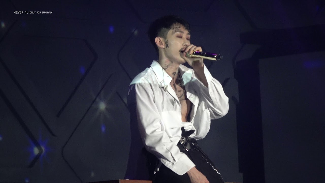 190414 SUPER JUNIOR D&E CONCERT THE D&E - Sweater & Jeans EUNHYUK (4K)
