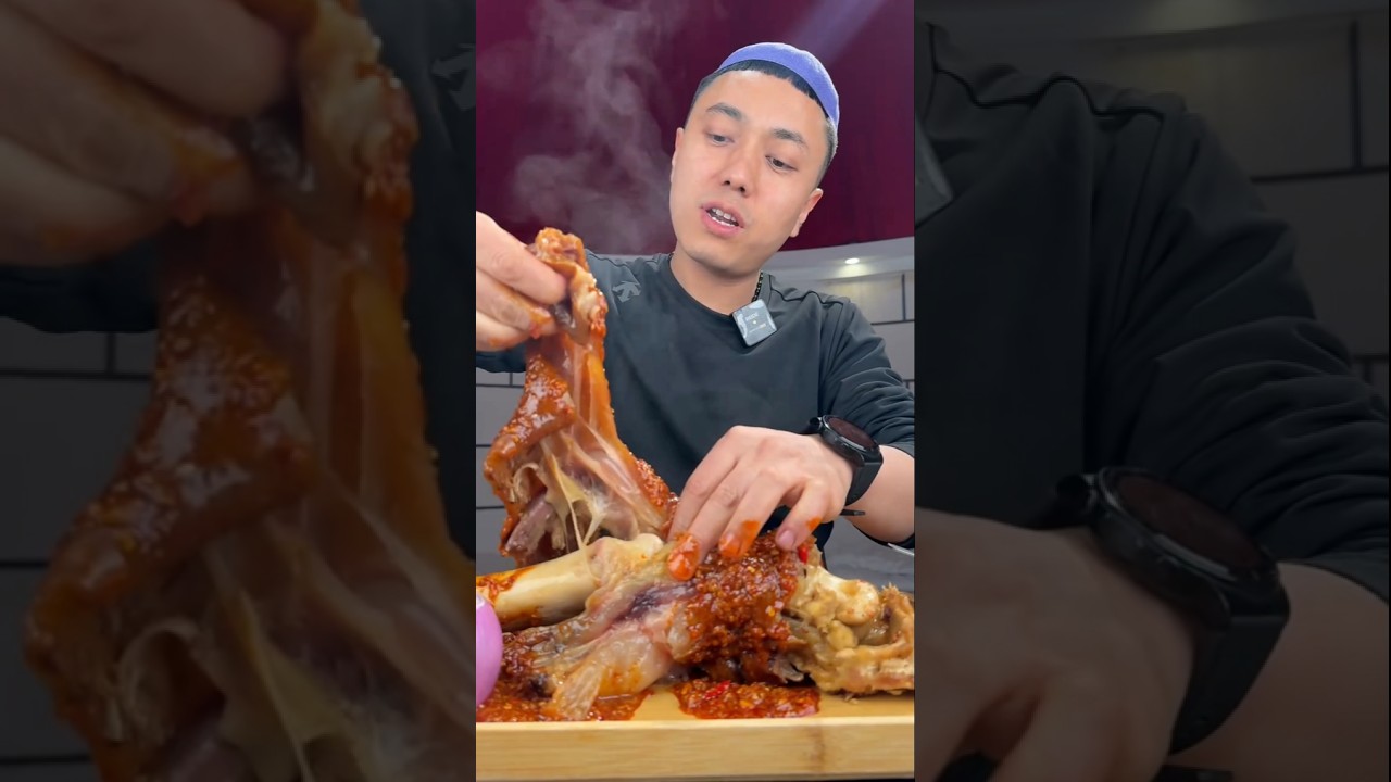 ASMR EATING DELICIOUS GOAT TROTTERS #mukbang #mukbanginternational #asmreating #asmrsounds #shorts