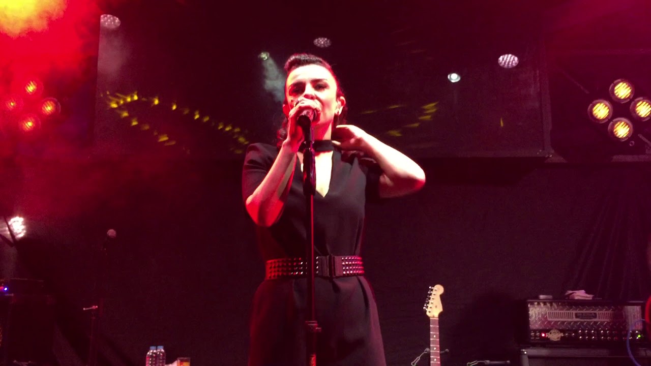 FATMA TURGUT İSTANBUL PERFORMANCE SAHNE KONSERİ