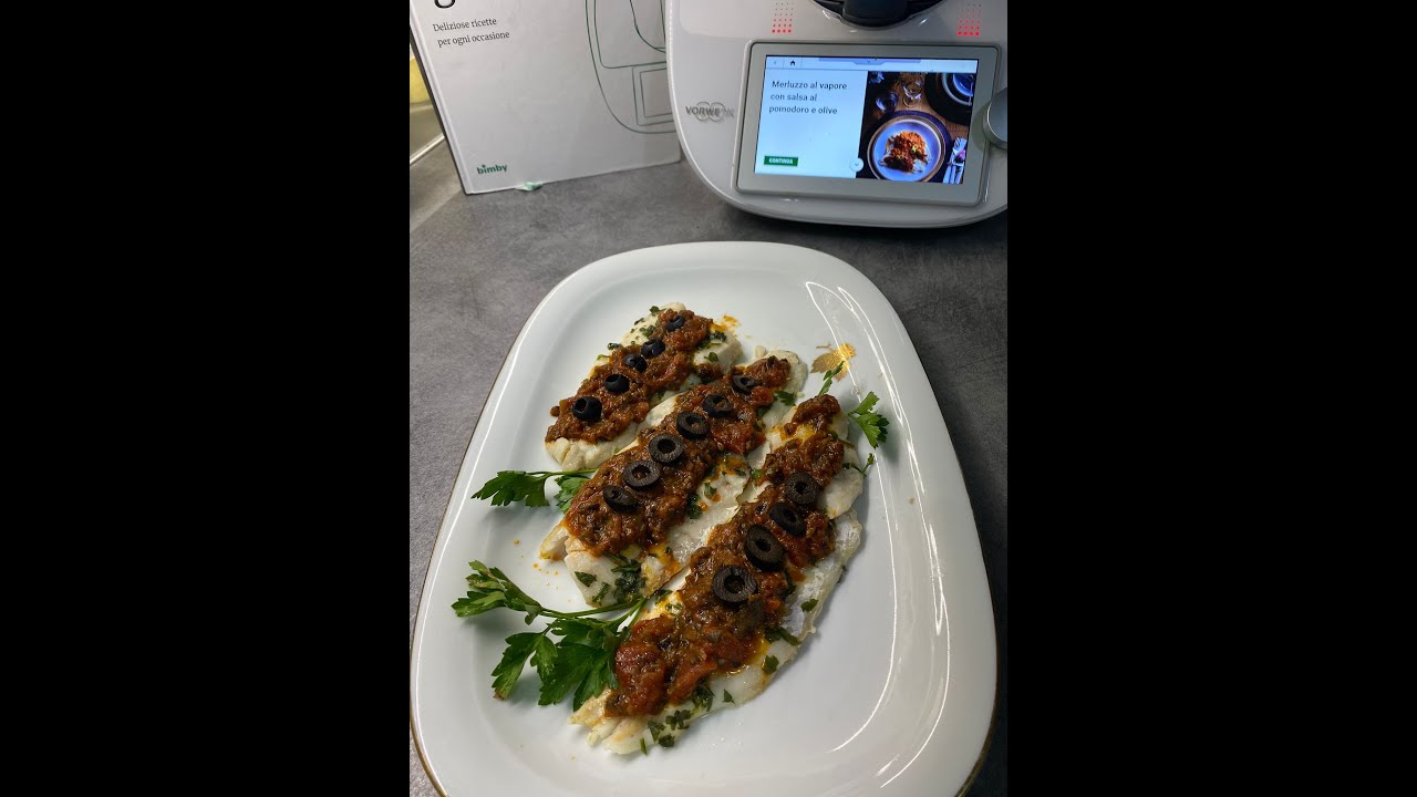 Merluzzo al vapore con salsa al pomodoro e olive Per TM6 TM5 TM31