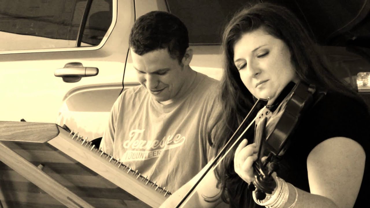 Eanair Performs 
