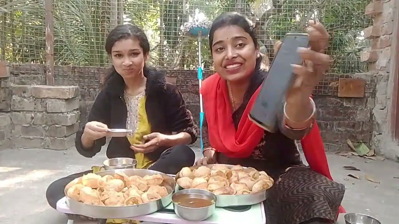 Golgappe challenge 😄🤞🫰#minivlog #youtubeshorts #vlog #foodie  #challenge #comedy #funny 