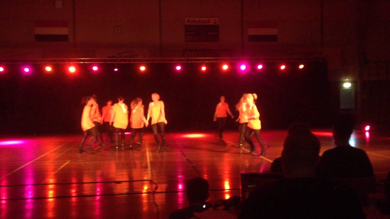 Dansgroep FOCUS - Shut Up And Dance