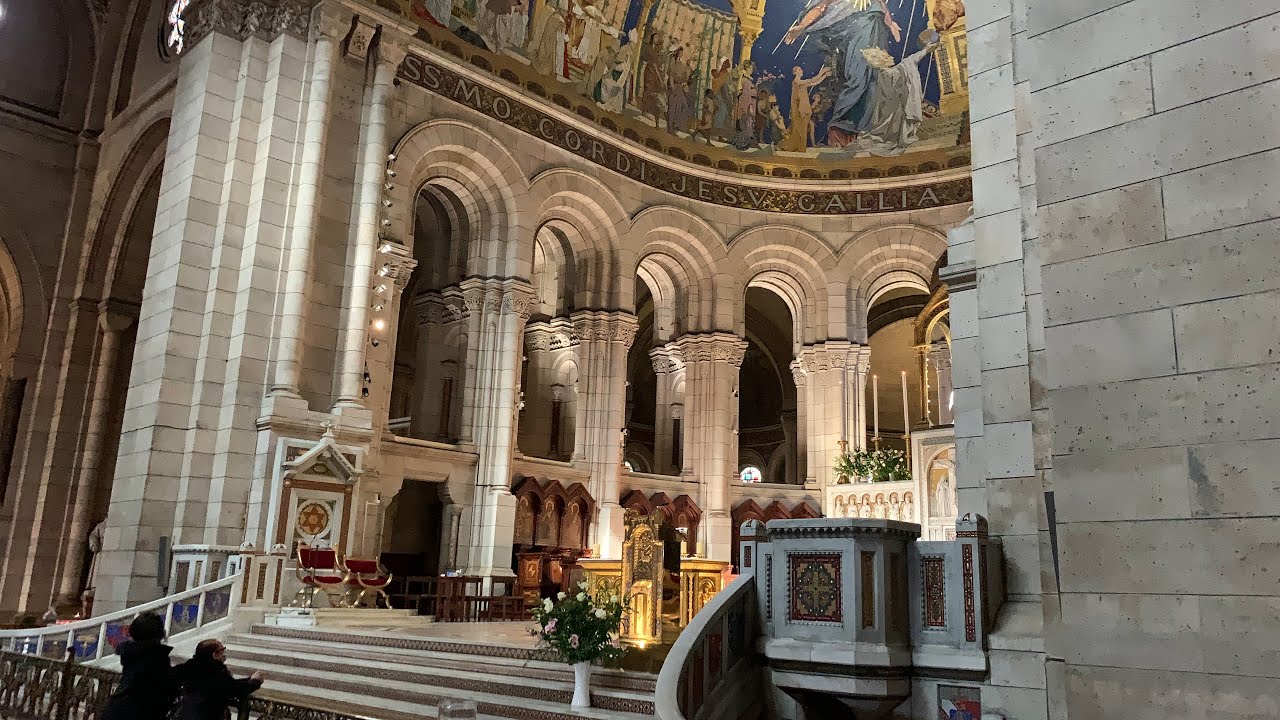 Inside The  Famous Sacré Coeur Basilica Paris 4k