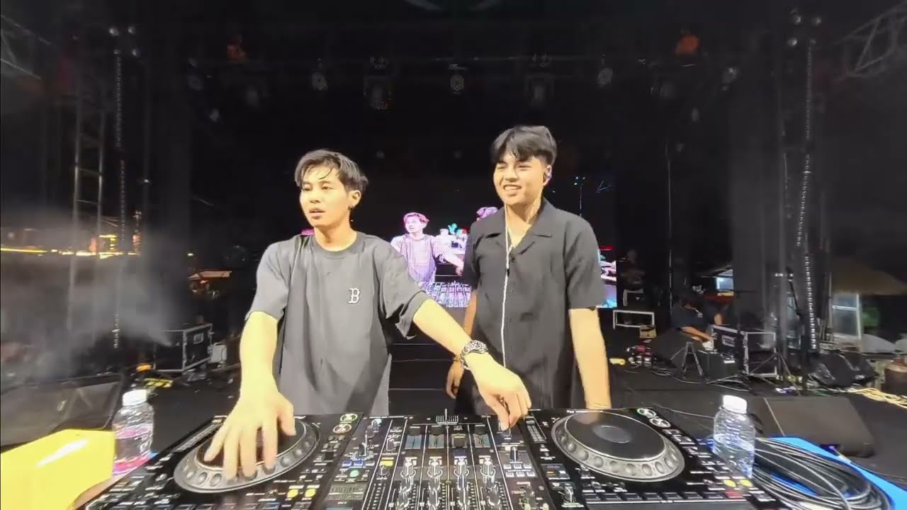 Menyambut Tahun Baru! DJ Panda X DJ Kongz at Bluefire Beach Club Part 1 | 31 Des 2025, 22:54 WIB