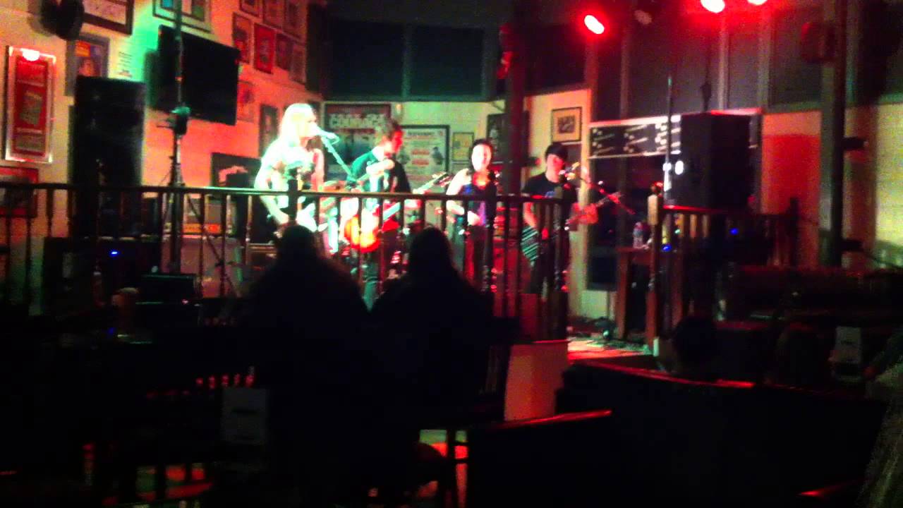 SWTH performing American Idiot by Green Day