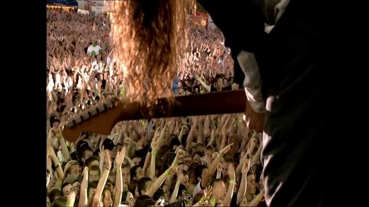 Red Hot Chili Peppers - Scar Tissue - Live at Slane Castle [HD]