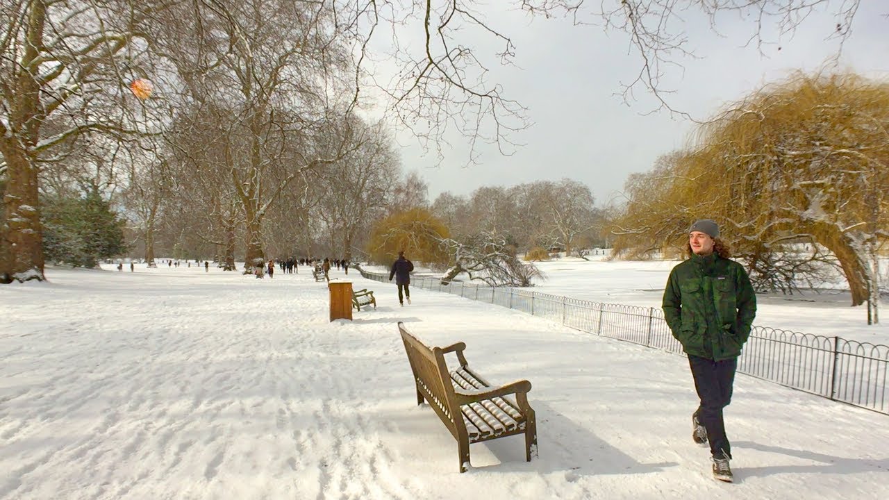 LONDON WALK | St James's Park in the Snow | England