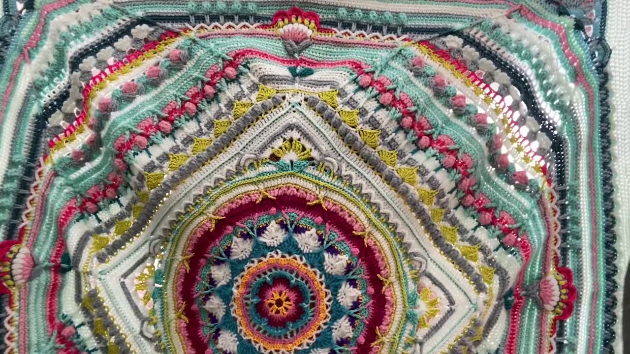 FO - Sophie’s Universe Blanket