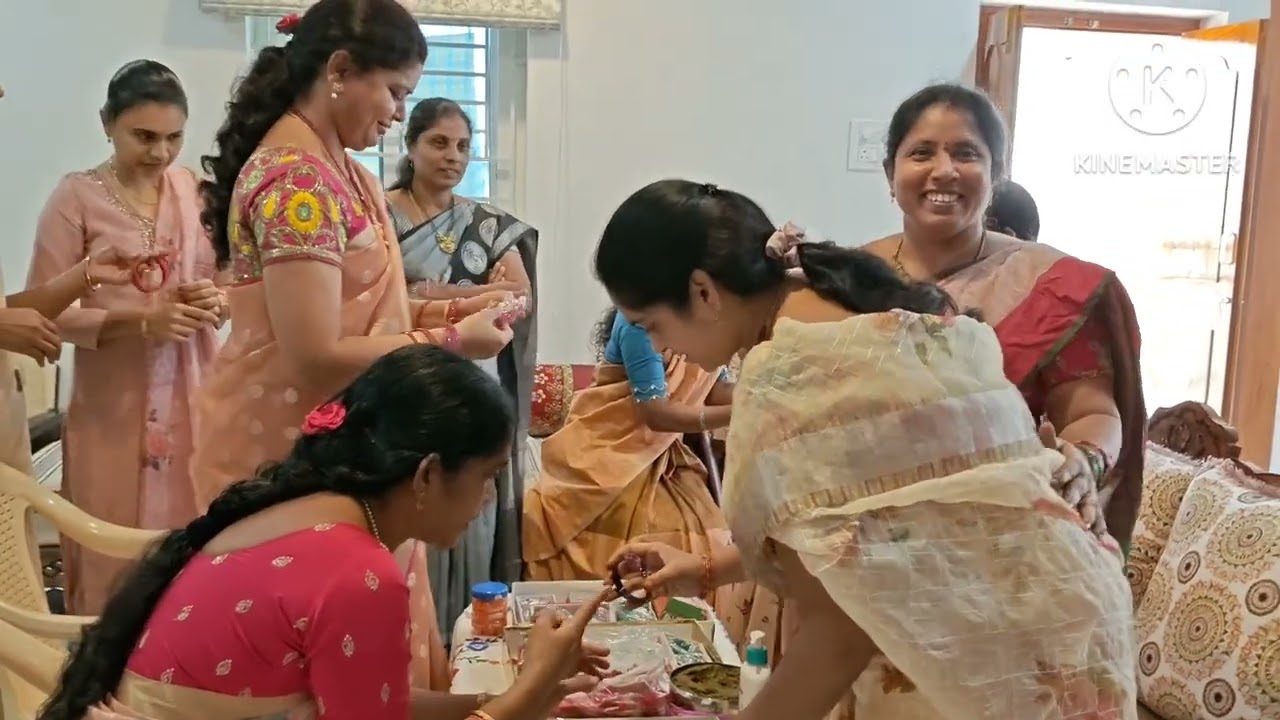 రెడ్డి kitty ఫ్రెండ్స్ తో తెలంగాణ సంస్కృతి సంప్రదాయాలు#Ammaspecials#Youtube#Chanel#