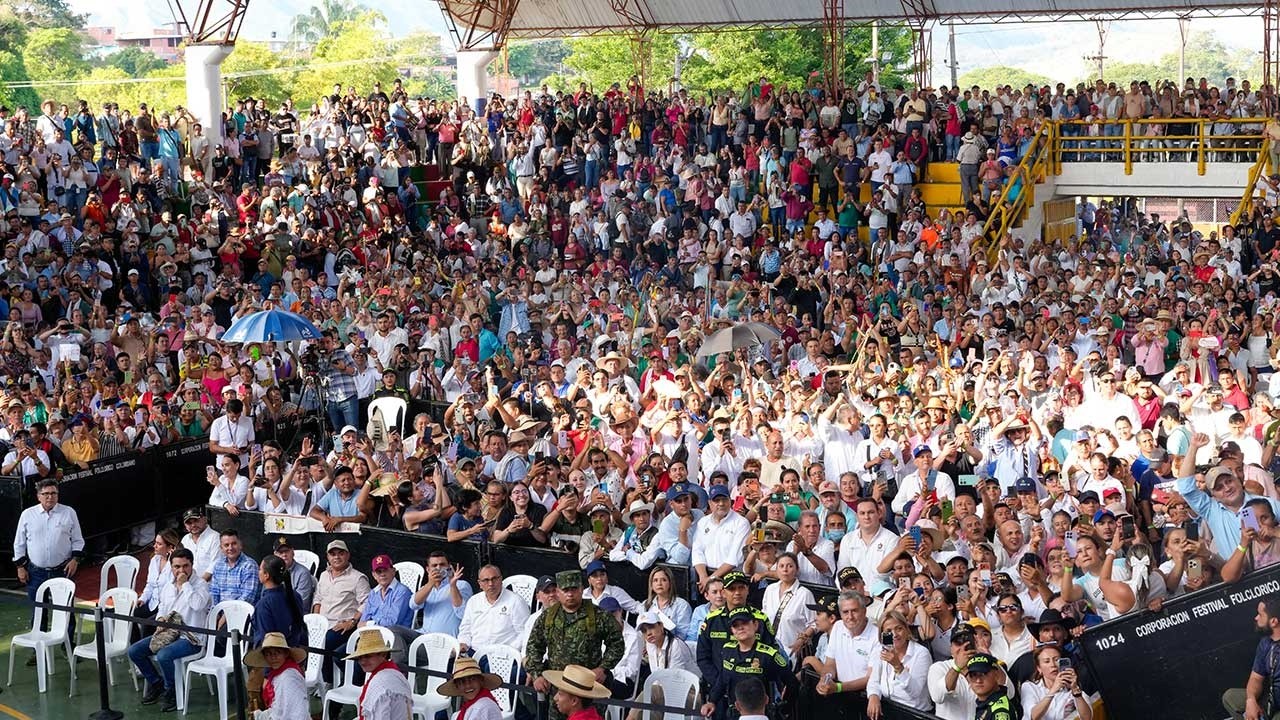 [En vivo] Entrega de 82 mil hectáreas por la paz del Tolima