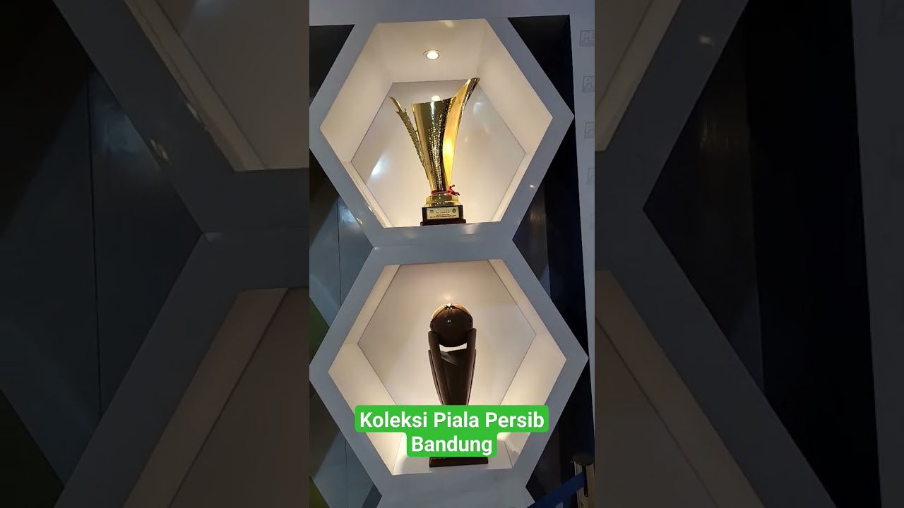 Koleksi Piala Persib Bandung tambah lagi @persibofficial Aamiin #persib #bandung #piala