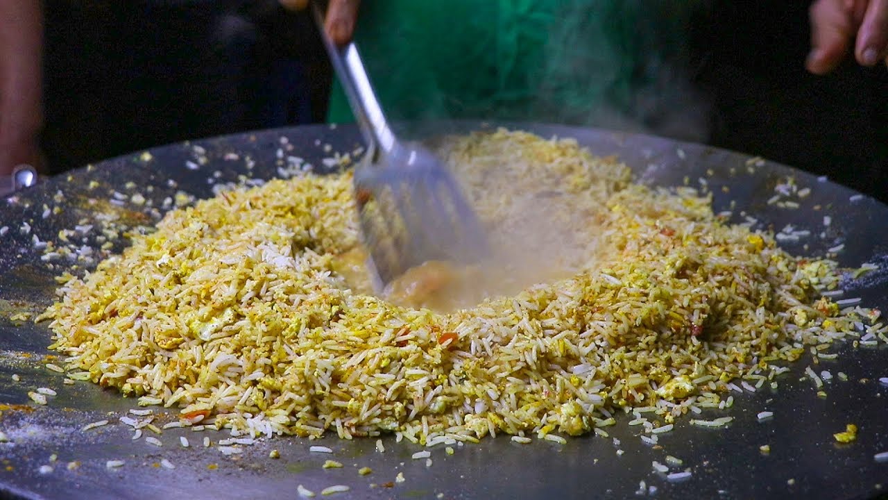 FAMOUS EGG PULAO/EGG FRIED RICE of Jyoti Omelette Center | Egg Street Food In India