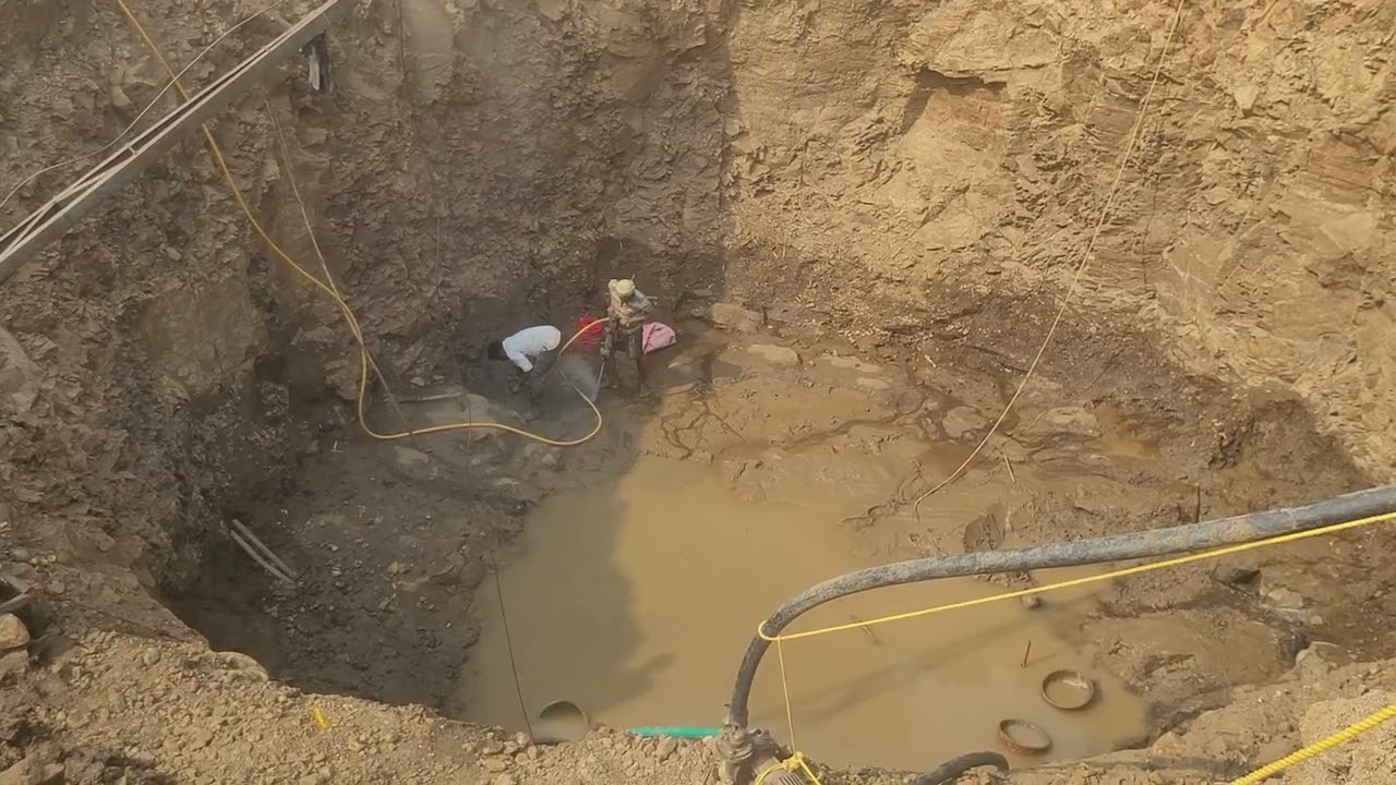 Hole drilling in well for blasting 🔥 