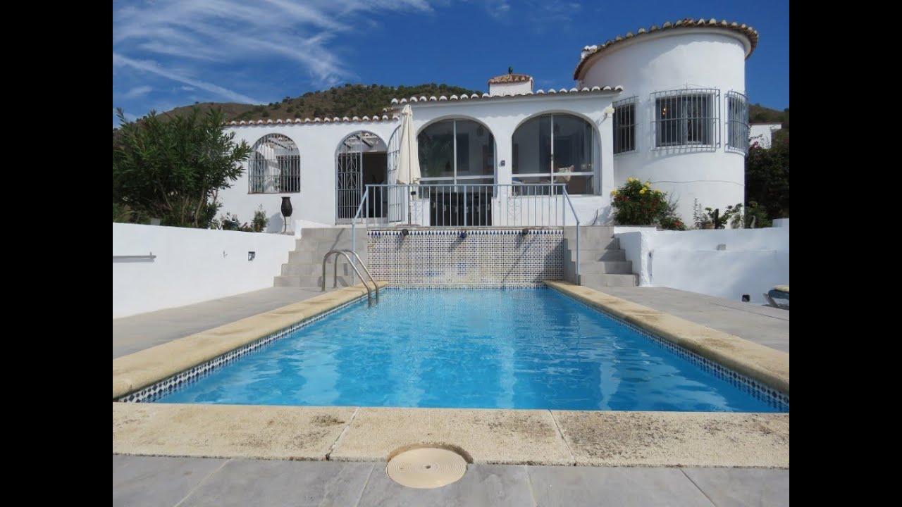 Beautifully Reformed 3/4 Bed Villa With Pool & Garage Close to Cómpeta