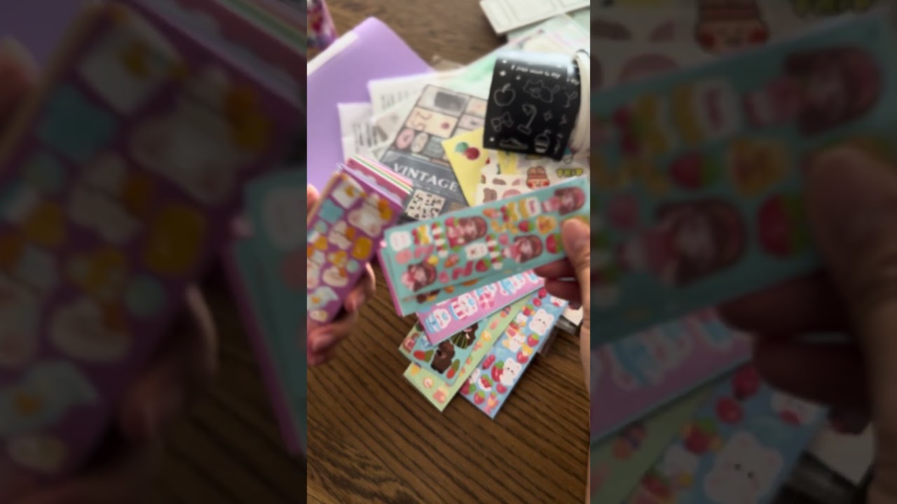 交換ノートならぬ交換コラージュノートの素材あつめASMR。交換日記したことある？#asmr #shortvideo #シール #コラージュ #生活音