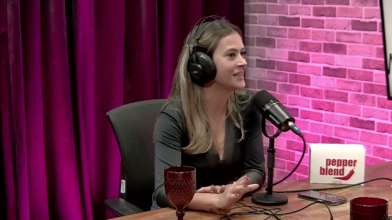 Vítima de vazamento de Vídeos Íntimos conta tudo no podcast. Com Carol Souza.