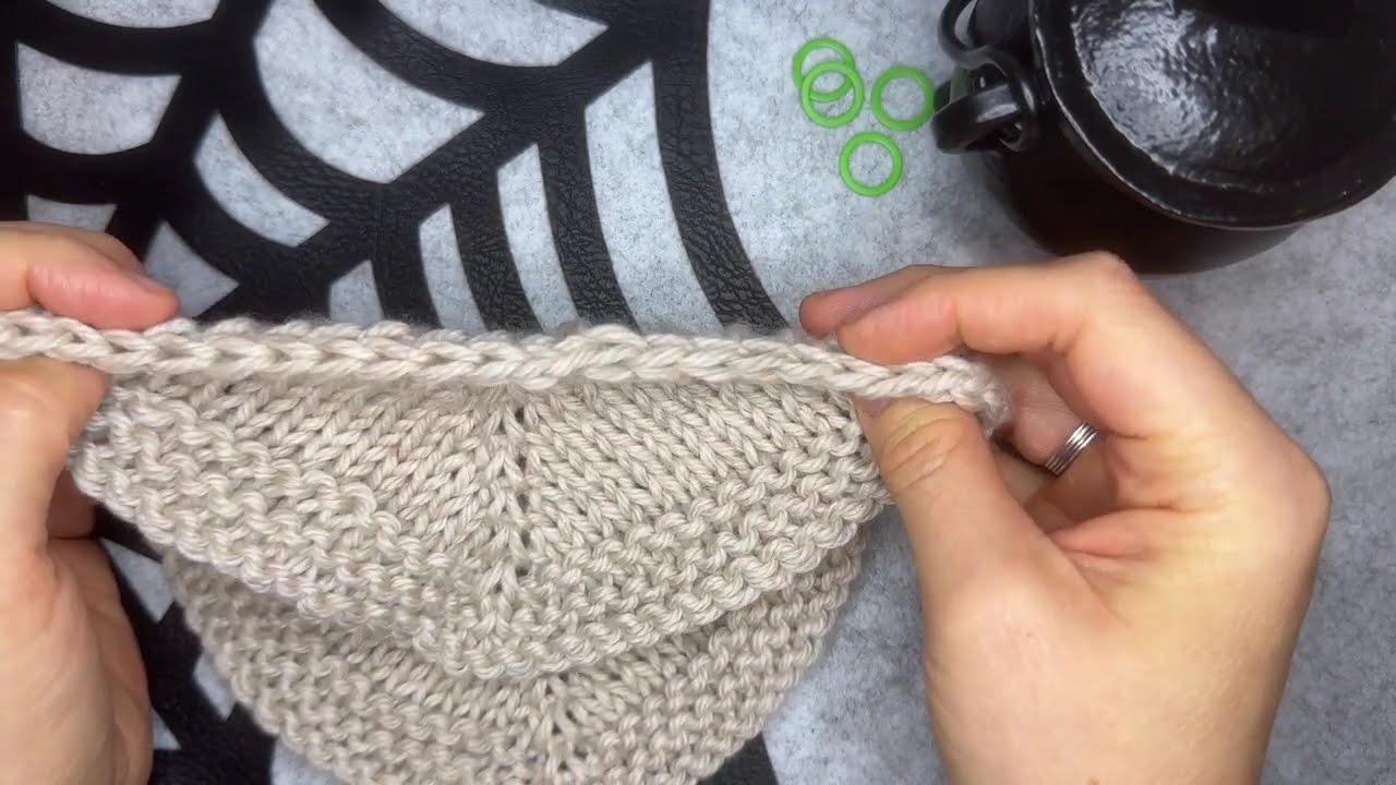 Rolled Edge Garter Tab Cast On