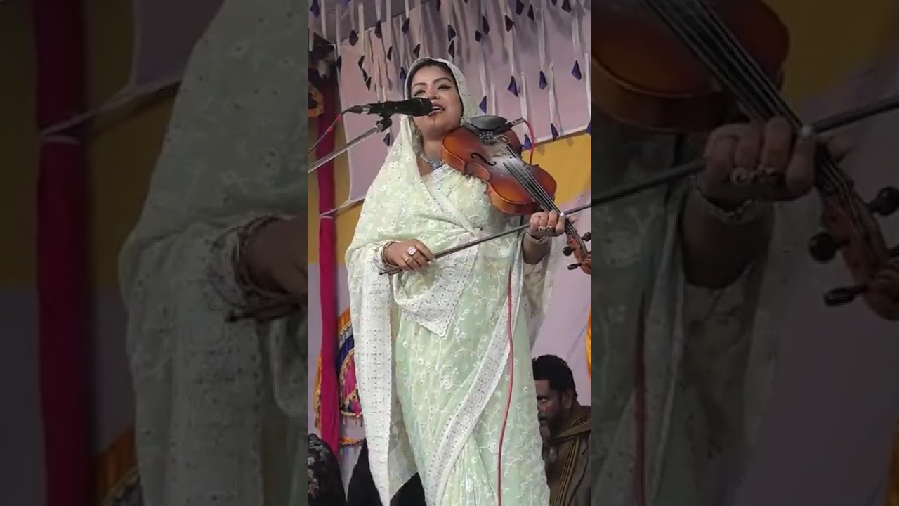 দেওয়ানদ্বয়ের বাউল পালা গান।  শিরিন দেওয়ান ও পুতুল দেওয়ান