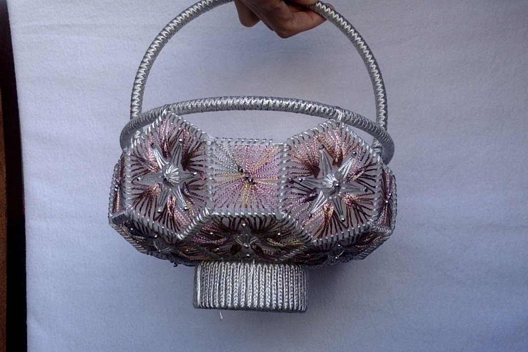 HOW TO MAKE A PLASTIC CANVAS FLOWER BASKET