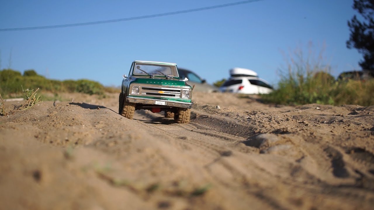 Axial Scx10.2 - Chevy C10 - River Trail Run