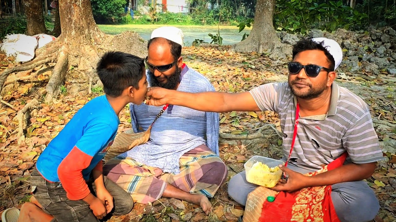 দুই অন্ধ ভিক্ষুকের করুন জীবন 😢 অন্ধের খাবার খেয়ে নিল, funny 2026
