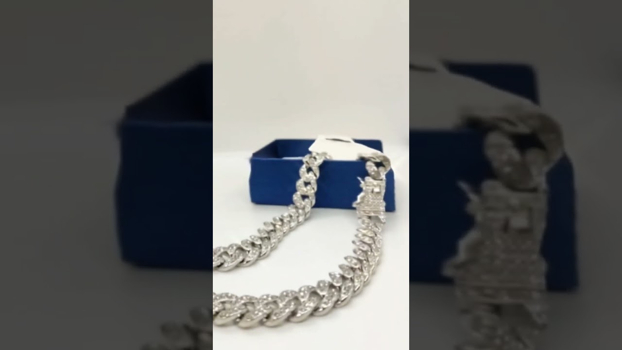 The cuban ice chain#godgifters #giftslikegod #cuban #icechain #icedchain #cubanicechain