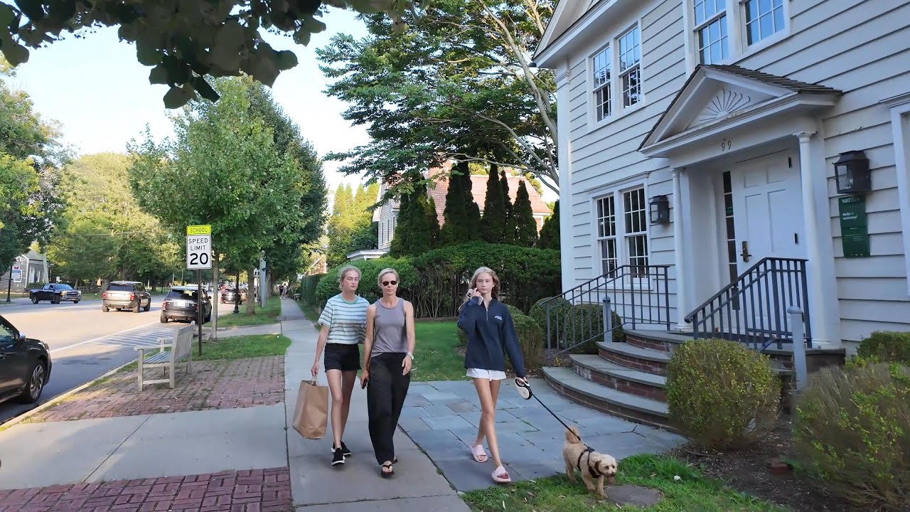 Walking Through East Hampton | One of New York's Wealthiest Neighborhoods