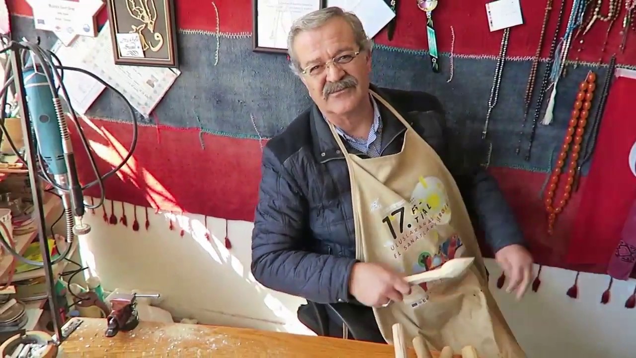 Konya'da şimşir kaşık yapan Mustafa amca