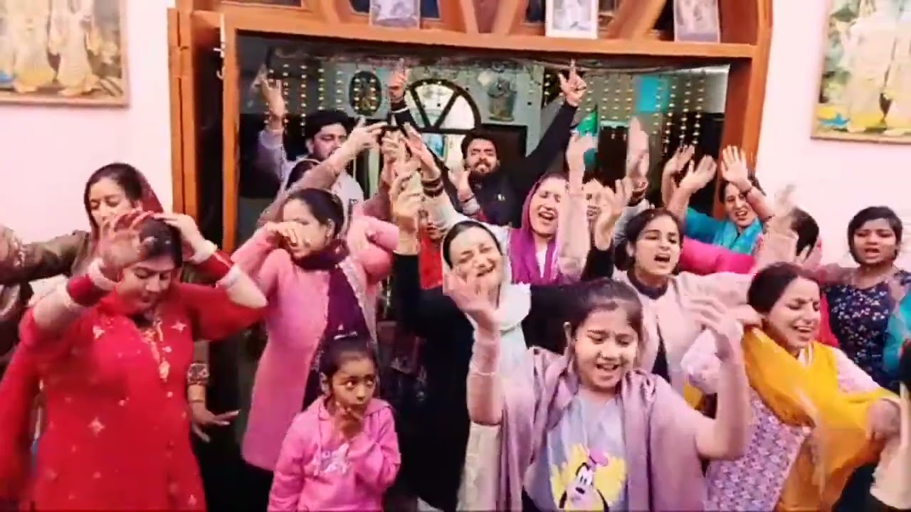 Holi khel rhe banke bihari @khaladarbar @Anish99